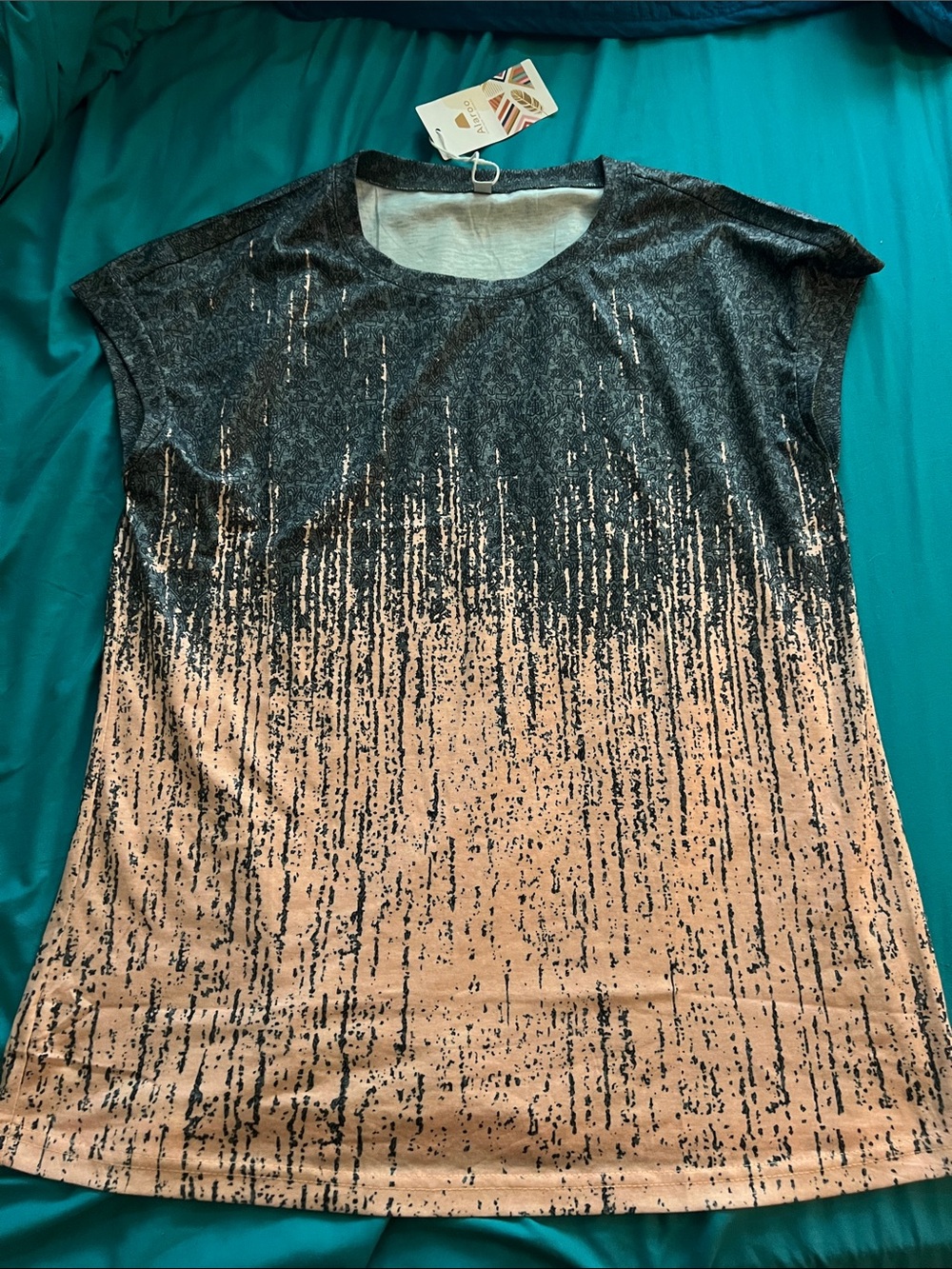 Casual Ombre Black to Peach Graphic Cap-Sleeve Top